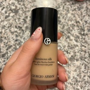 Georgia Armani Luminous Silk Foundation